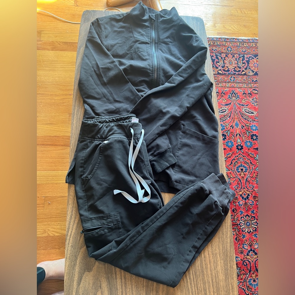 FIGS ZAMORA Women’s Jogger Scrub Pants (XS Petite) + Bonus Mandala Jacket (S) 4